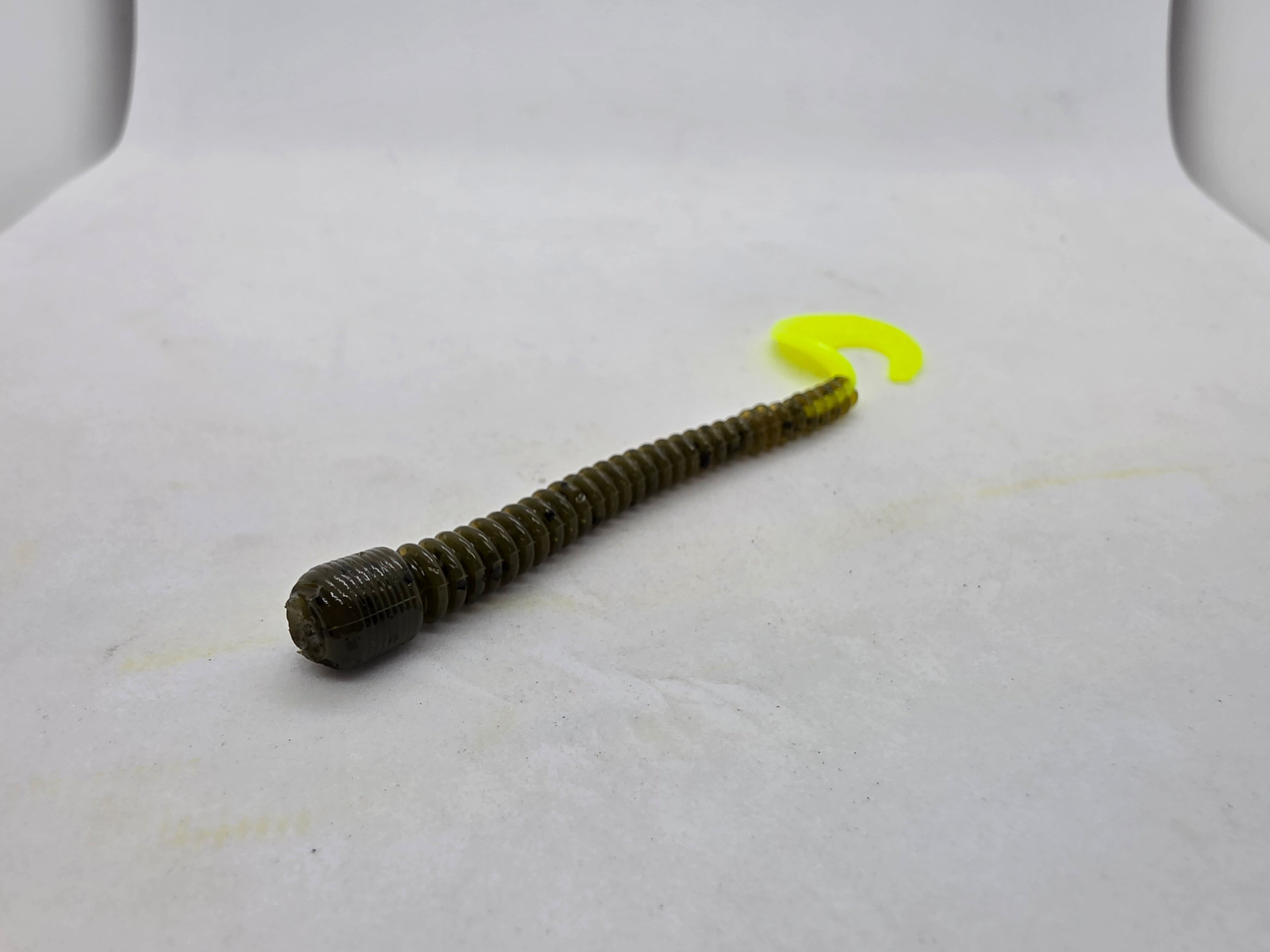 4" Ribbed Worm